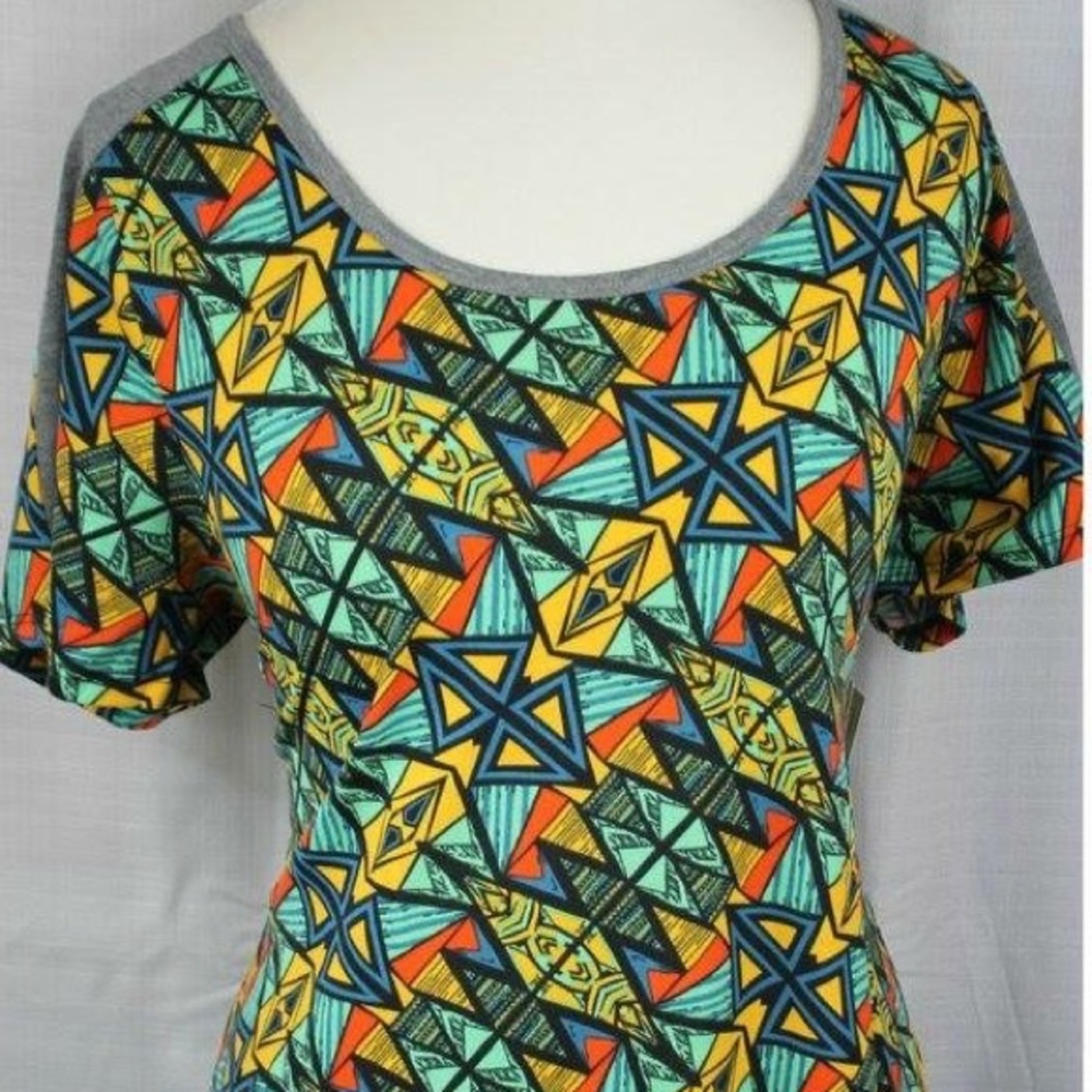 BNWT lularoe classic T, XL